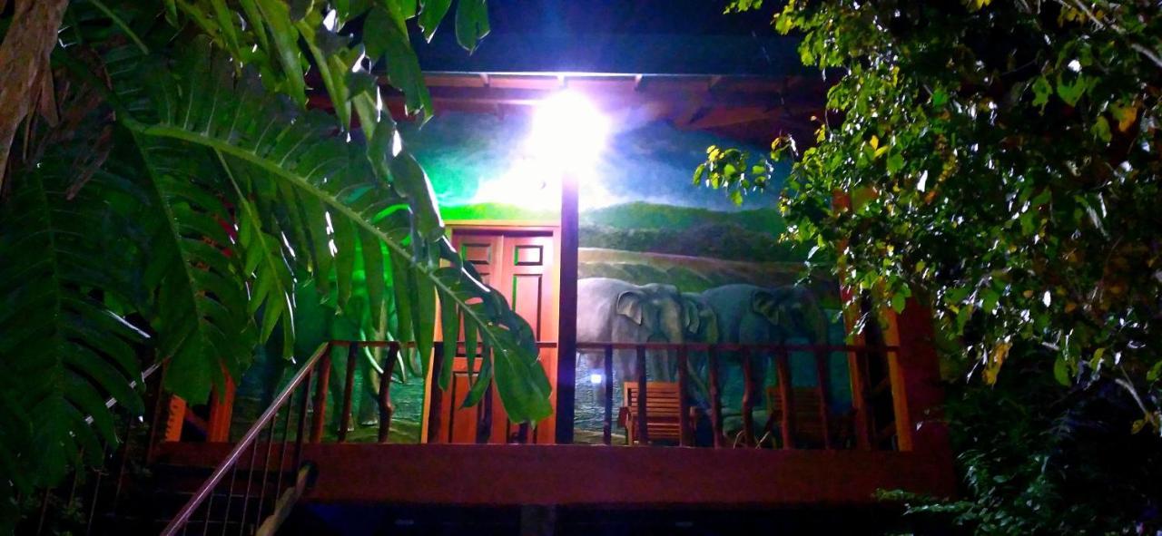 Luck Uyana Cabana Pinnawala Bagian luar foto